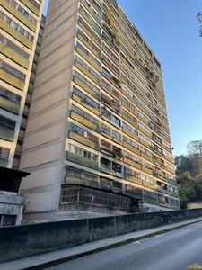 Vendo remate apartamento remodelado san Antonio de los altos helechos