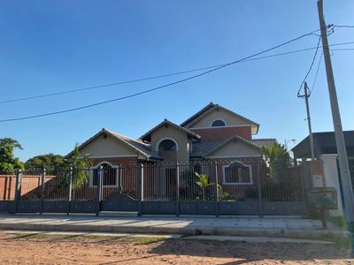 Vendo Residencia en el Yatch y Golf Club