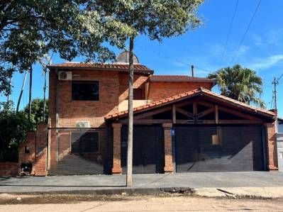 VENDO RESIDENCIA EN LAMBARE