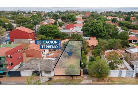 VENDO TERRENO A MEDIA CUADRAS DE CACIQUE LAMBARE