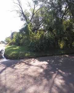 Vendo Terreno en esquina de 2.331m2 en Guarambare