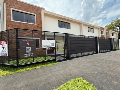 VENDO VIVIENDAS UNIFAMILIARES TIPO DÚPLEX ubicadas en el CUARTO BARRIO de la ciudad de LUQUE.