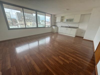Venta apartamento de 2 dormitorios y garaje en Ciudad Vieja
