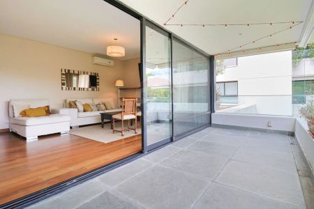 VENTA APARTAMENTO EDIFICIO CATEGORIA CARRASCO SUR