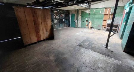 Venta apartamentos y local