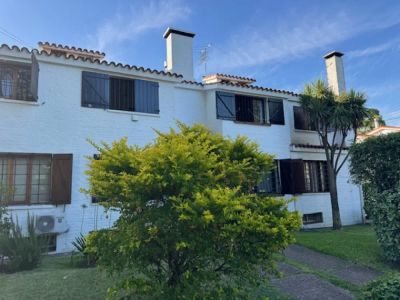 Venta casa 3 dorm en Punta Gorda, Acquistapace