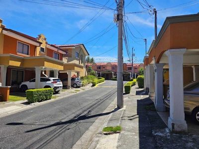 Venta casa en Desamparados en condominio