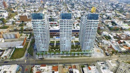 Venta con renta edificio Diamantis apto 3 dormitorios Foto 2 de 47