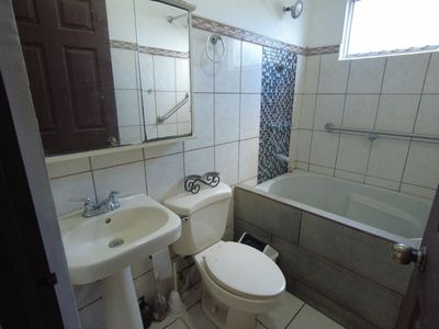 Venta de 2 Apartamentos en La Unión, Cartago.  Foto 9 de 10