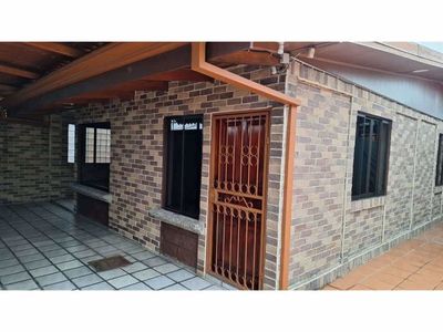 VENTA DE APARTAMENTO, CONDOMINIO BELLA VISTA, ALAJUELITA (DAV)