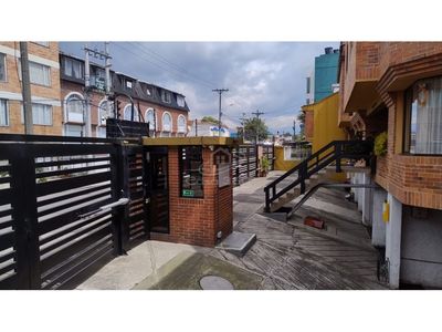 VENTA DE APARTAMENTO DUPLEX EN MODELIA, BOGOTÁ