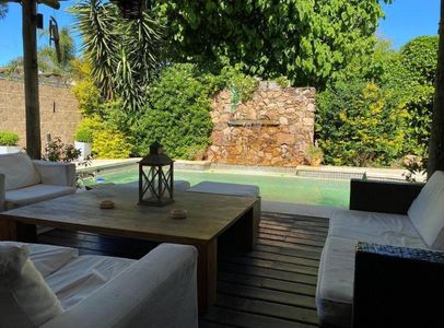 Venta de Casa 3 Dorm., Barbaoca y Piscina en Parque de Miramar, Carrasco Este