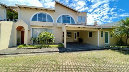 Venta de casa amoblada en Escazú #26-986