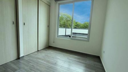  Venta de casa Amplio Parqueo, Desocupada y como Nueva