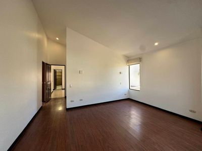  Venta de casa en condominio, en Escazú centro