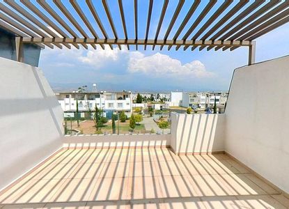 Venta de casa en condominio en  Los Héroes Chalco , con terraza