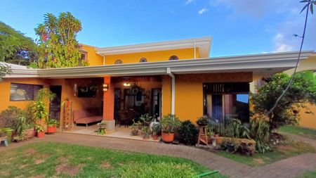 Venta de Casa en Curridabat, San José.