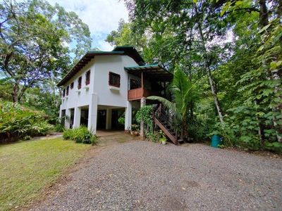 Venta de Casa en Garabito, Puntarenas.
