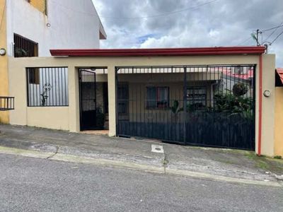 Venta de Casa en La Unión-San Juan, Cartago. 26-989 MJM