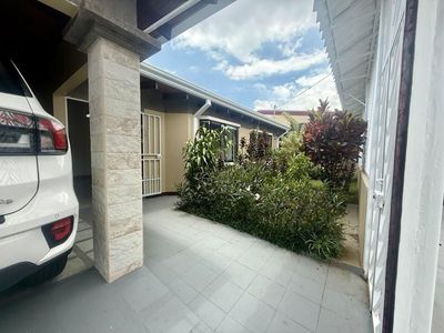 Venta de Casa en Mercedes, Heredia. RAH 26-254