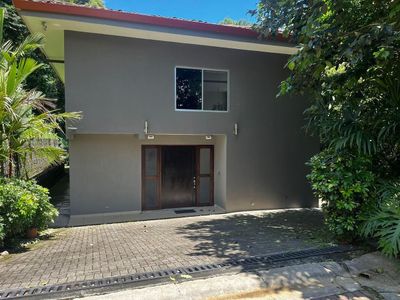 Venta de Casa en Mora-Colón, San José. RAH 26-141