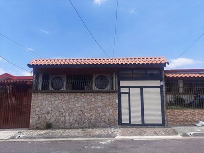 Venta de Casa en Moravia, San José. RAH 24-1703