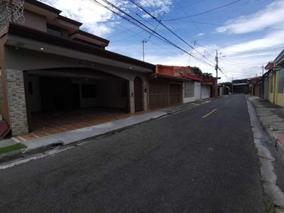 Venta de Casa en San Francisco de Heredia. RAH 25-2031