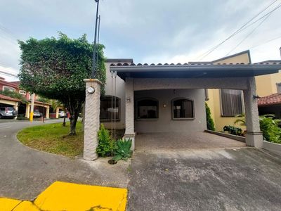 Venta de Casa en San Francisco de Heredia. RAH 25-2038