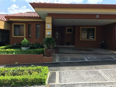 Venta de Casa en San Joaquín de Heredia. 