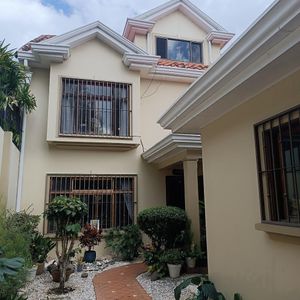 Venta de Casa en San Rafael de Escazú.