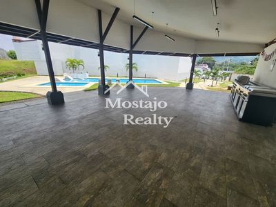  Venta de casa nueva, Condominio Las Veredas, entrega inmediata, 100% financiadas