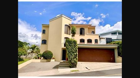 Venta de Casas en Escazú - Escazú