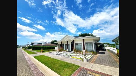 Venta de Casas en Guácima - Alajuela