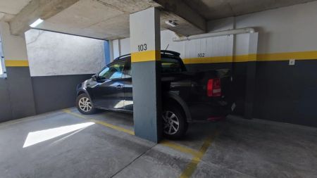 Venta de cochera a metros de la ORT, Pocitos. Foto 2 de 4