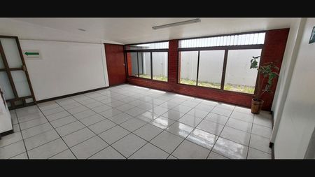 Venta de Edificios en Ipís - Goicoechea