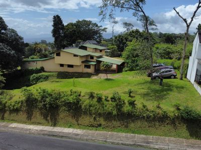 Venta de Lote en Montes de Oca, San José.