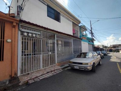Venta de Propiedad con 3 Apartamentos en San Francisco, Heredia. RAH 25-1000
