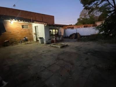 VENTA DE TERRENO CON CASA A DEMOLER EN LA CIUDAD DE FDO DE LA MORA. ZONA SUR