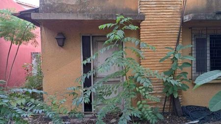 VENTA DE TERRENO CON CASA A REFACCIONAR O DEMOLER EN EL CENTRO DE ASUNCIÓN Foto 1 de 3