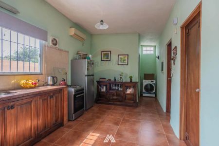 VENTA DOS CASAS Y UN APARTAMENTO PROGRESO 5 DORM