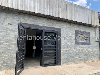 Venta Local Comercial Los Pino La Mata Codigo 2  5  1  4  8  4 9 Mildredpotencial Local En Alquiler, Ubicado A Escasos Metros De Avenida Principal En Cabudare, Cuenta Con Área De Recepción Con Cocina,