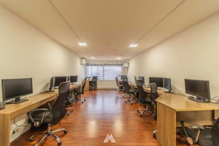 Venta Oficina en excelente ubicación y con garaje!