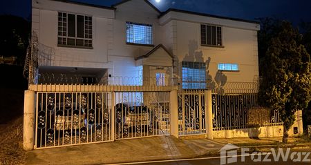 Villa de 5 Habitación en Venta en Bucaramanga, Santander for $2,400,000,000 COP