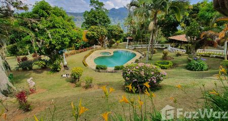 Villa de 6 Habitación en Venta en Copacabana, Antioquia for $2,500,000,000 COP