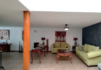 Viva en la codiciada Col Del Valle.Casa c/jardín,terraza y