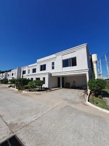 Viví con estilo en LEGANZZA – Residencial del Yacht Dúplex exclusivo