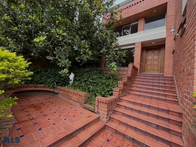 Zona de alta valorización y con buena oferta de servicios