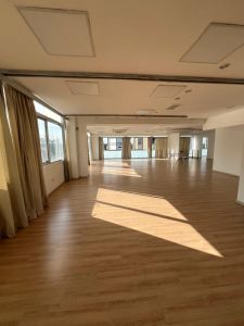 ZONA SHOPPING LA GALERÍA EN ALQUILER OFICINA DE 220 M2 CON 4 COCHERAS